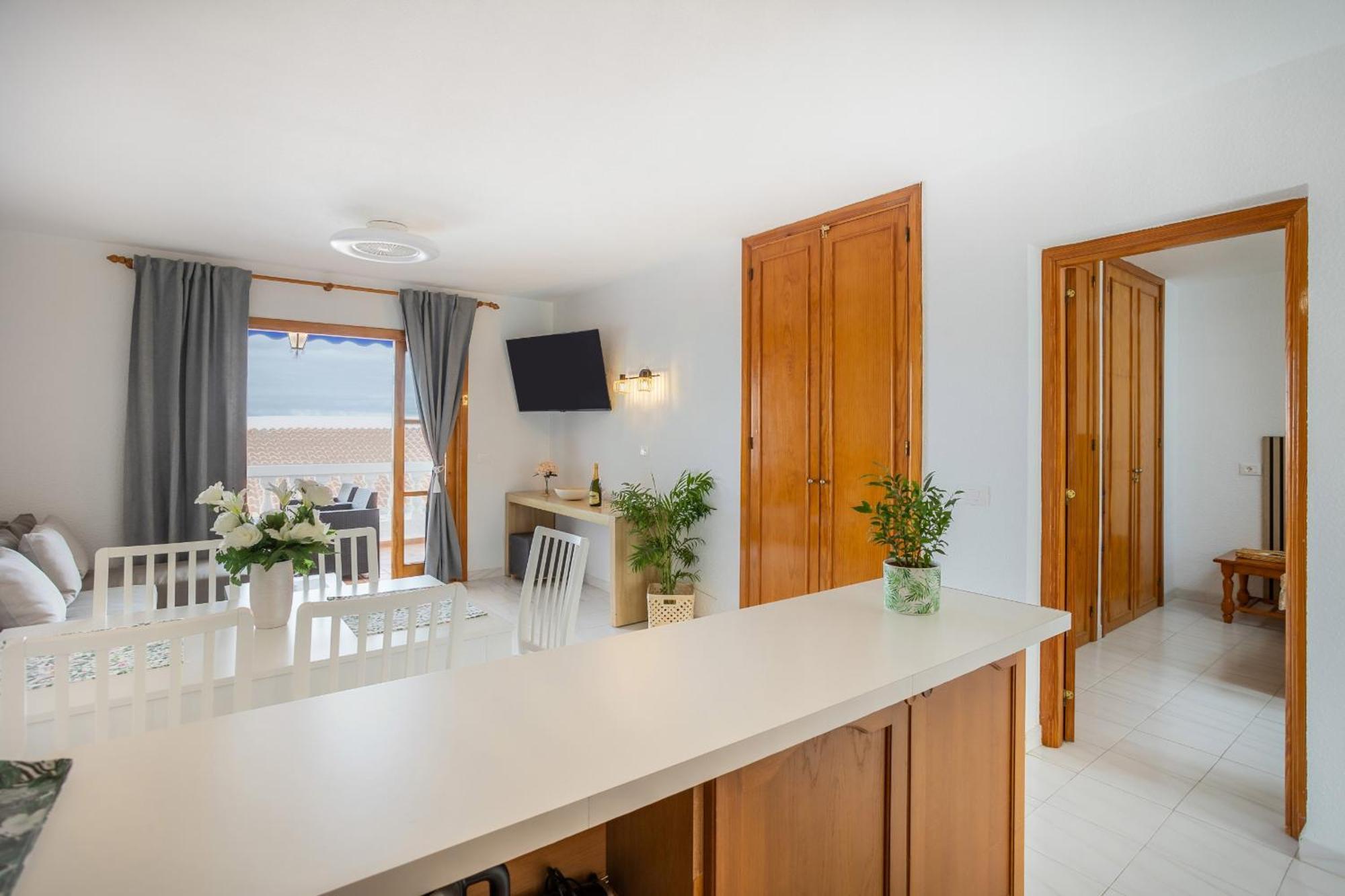 Cozy Port Royal Margot Sunset View Home By Lovetenerife Los Cristianos  Εξωτερικό φωτογραφία